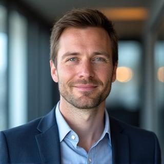 Portret van Pieter van der Maas, Oprichter en Zakelijk Directeur